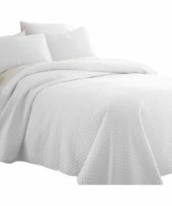 Ienjoy Home Becky Cameron Premium Ultra Soft Herring Pattern Quilted Coverlet Set, White, Qu