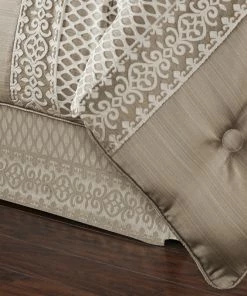 Five Queens Court Beaumont 4 Piece Jacquard King Comforter Set 7 Five Queens Court Beaumont 4 Piece Jacquard King Comforter Set -Bare Sales Store a57148960d7ac3e4 8215 w800 h800 b0 p0