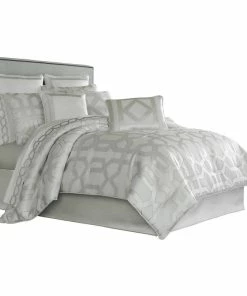 Five Queens Court Kennedy Comforter Set, King